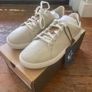 NWT in box Olukai Sneakers Women’s 6.5 Tapa light grey Leather Pehuea Li 'Ili